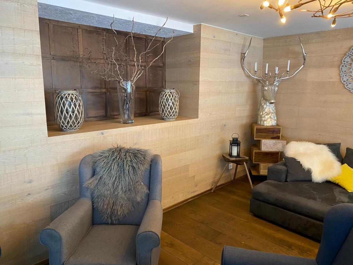 Hotel Lodge Inn Fiesch Bagian luar foto