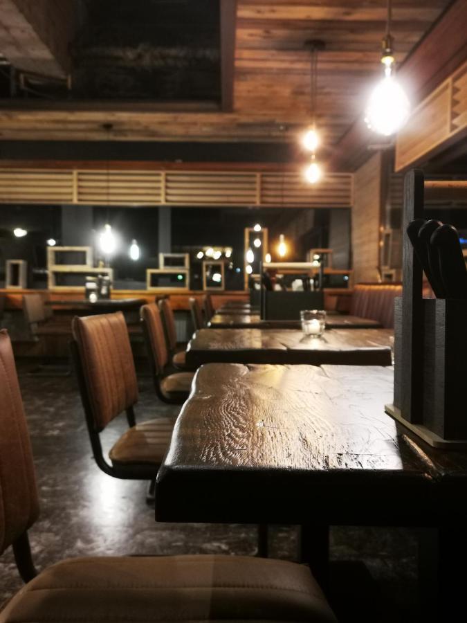 Hotel Lodge Inn Fiesch Bagian luar foto