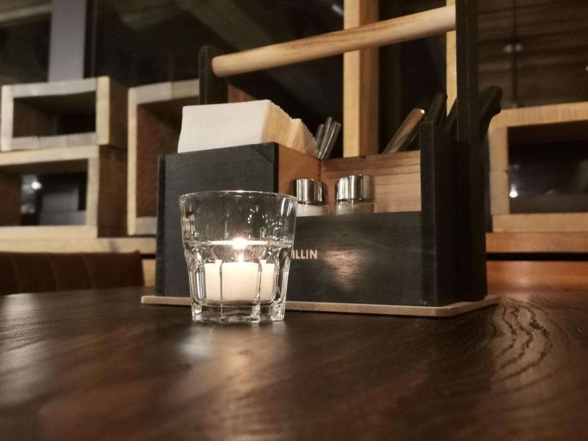 Hotel Lodge Inn Fiesch Bagian luar foto